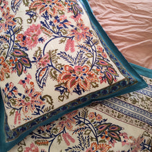 Load image into Gallery viewer, Pillow slip pair "Analyse" white