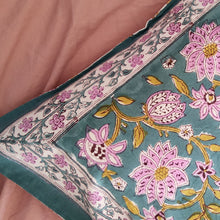 Load image into Gallery viewer, Pillow slip pair "stacey" green