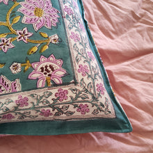 Load image into Gallery viewer, Pillow slip pair "stacey" green