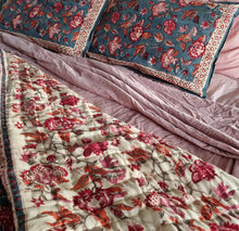 Load image into Gallery viewer, Pillow slip pair "Agatha"