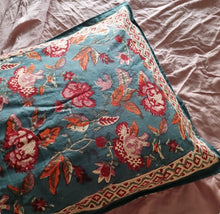 Load image into Gallery viewer, Pillow slip pair "Agatha"