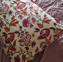 Load image into Gallery viewer, Pillow slip pair "Agatha"