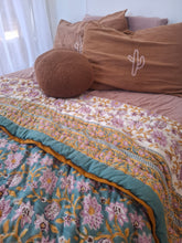 Load image into Gallery viewer, Stacey double sided quilt "super king"