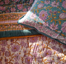 Load image into Gallery viewer, Stacey double sided quilt "super king"