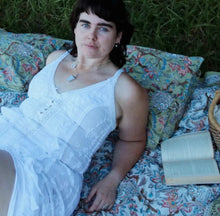 Load image into Gallery viewer, Pillow slip pair "Olive" white