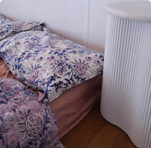 Load image into Gallery viewer, Pillow slip pair "Havana purple"