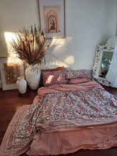 Load image into Gallery viewer, Alice in white