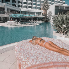 Load image into Gallery viewer, Dolly