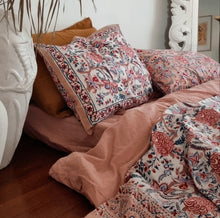 Load image into Gallery viewer, Pillow slip pair "Alice" in white