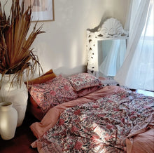 Load image into Gallery viewer, Pillow slip pair "Alice" in white