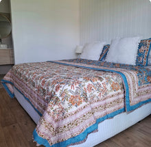 Load image into Gallery viewer, Tracy "double sided quilt"
