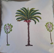 Load image into Gallery viewer, Palm ~ cushion cover
