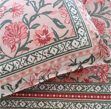 Load image into Gallery viewer, Cordelia in champagne
