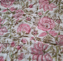 Load image into Gallery viewer, Daphne "double sided quilt"
