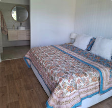 Load image into Gallery viewer, Tracy "double sided quilt"
