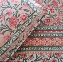 Load image into Gallery viewer, Cordelia in champagne
