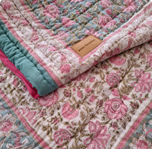 Load image into Gallery viewer, Daphne "double sided quilt"
