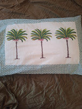 Load image into Gallery viewer, Pillow slip pair "palm" green
