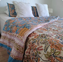 Load image into Gallery viewer, Tracy "double sided quilt"
